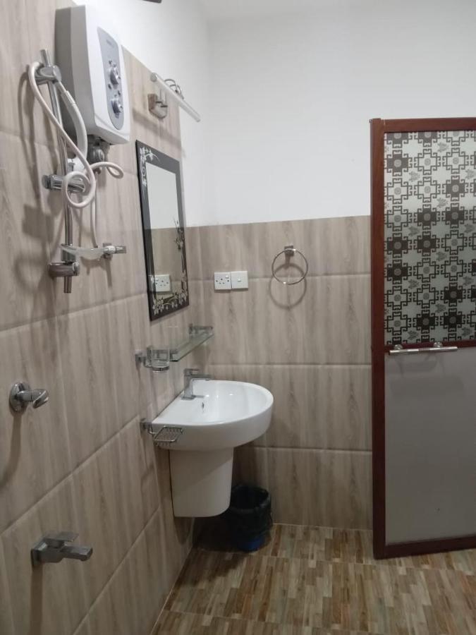 Holiday Villa Тринкомале Екстериор снимка