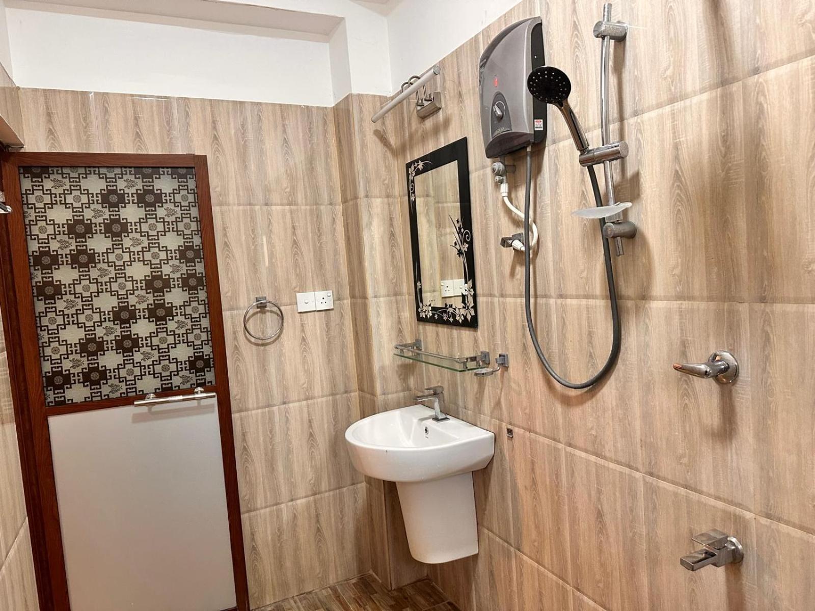 Holiday Villa Тринкомале Екстериор снимка