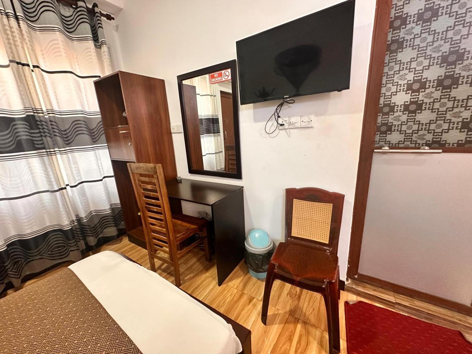 Holiday Villa Тринкомале Екстериор снимка