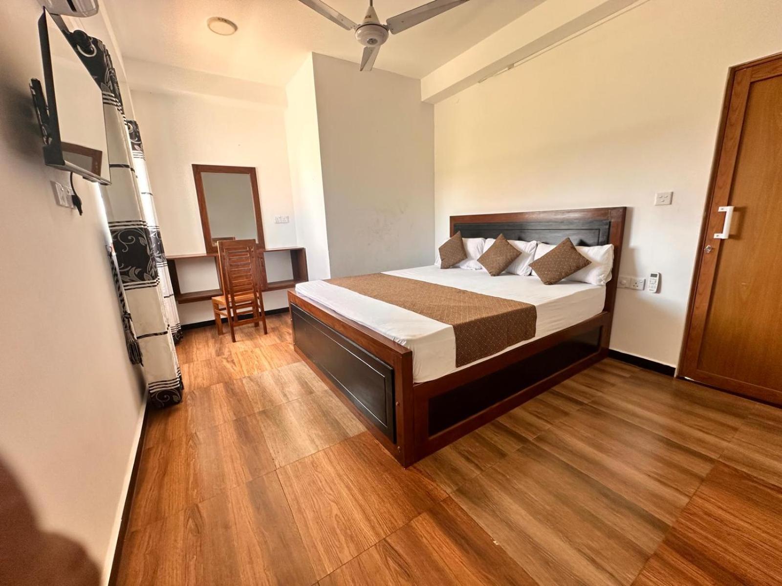 Holiday Villa Тринкомале Екстериор снимка
