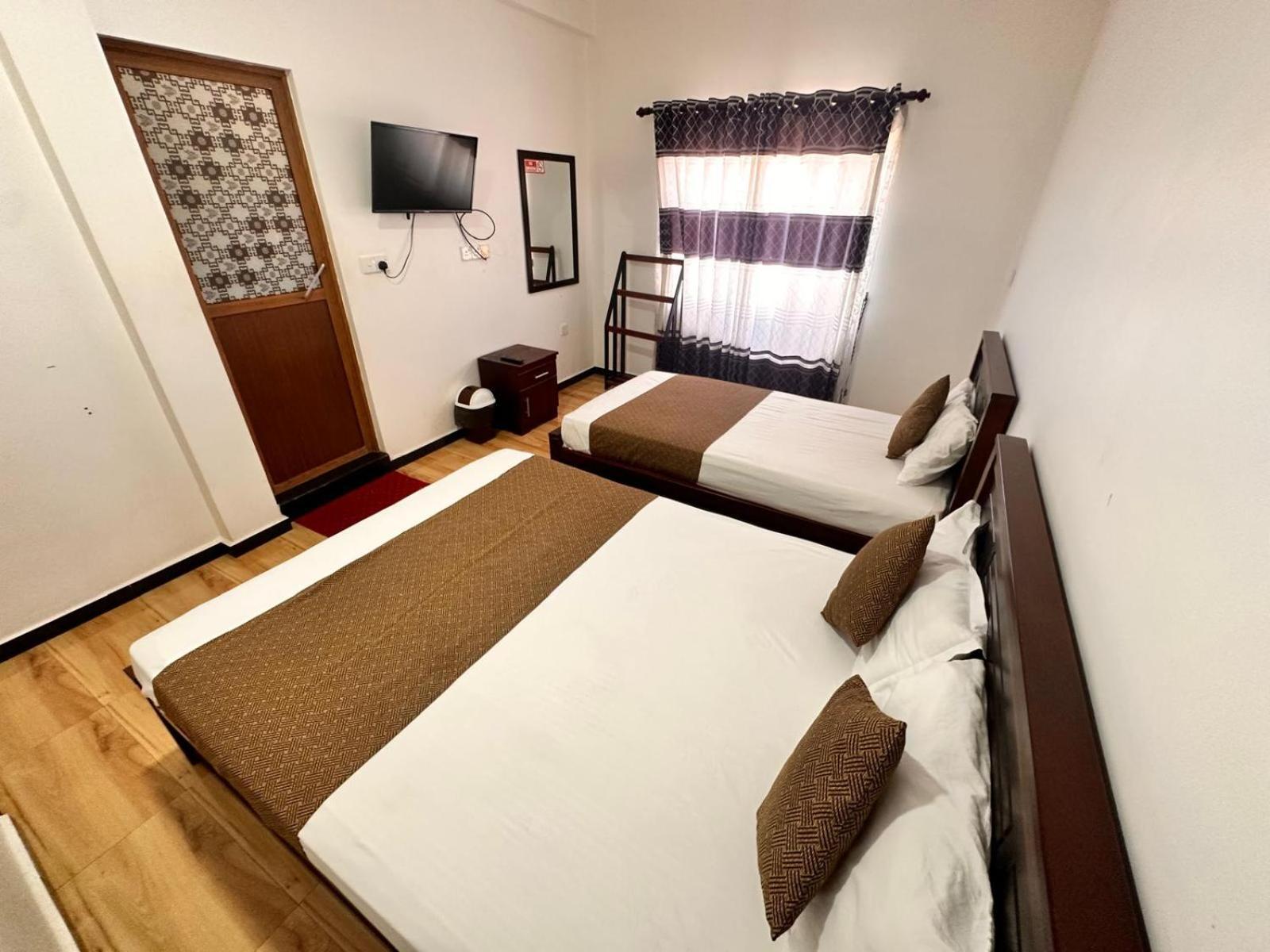 Holiday Villa Тринкомале Екстериор снимка