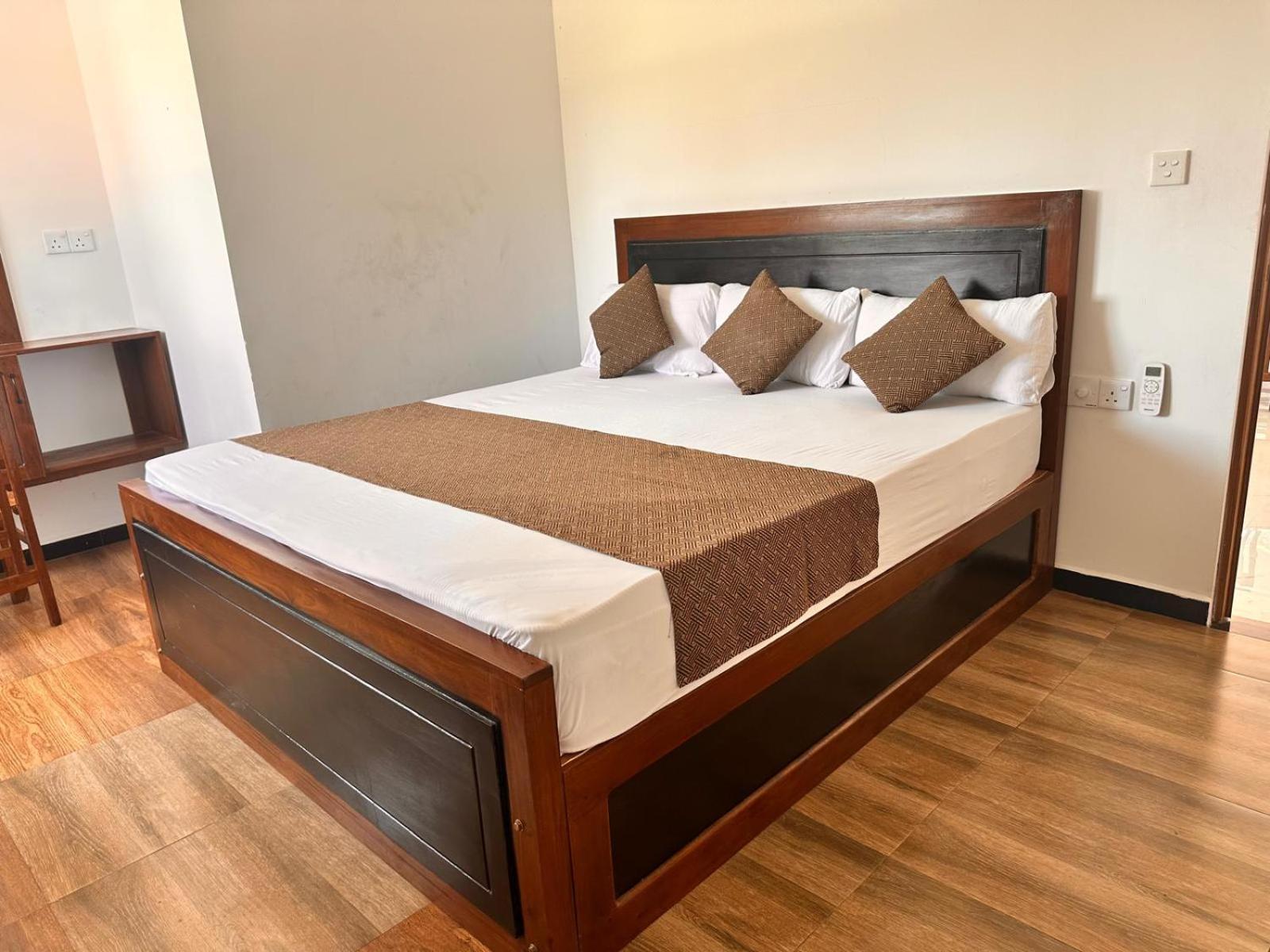 Holiday Villa Тринкомале Екстериор снимка