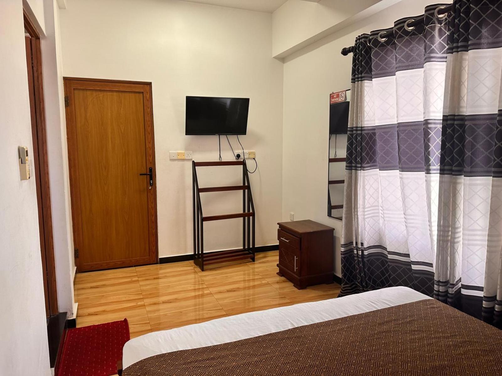 Holiday Villa Тринкомале Екстериор снимка