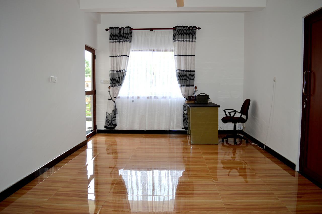 Holiday Villa Тринкомале Екстериор снимка